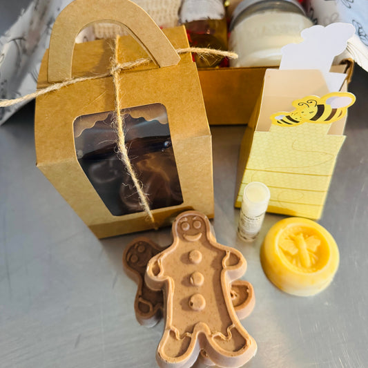 2 Gingerbread Men Soap in a box ￼￼